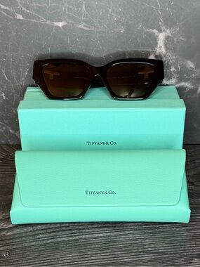 Tiffany & Co Brown Cat Eye Sunglasses Polarized Designer Eyewear w Case Box